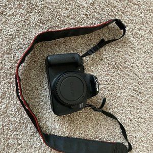 Camera Canon EOS700D body only